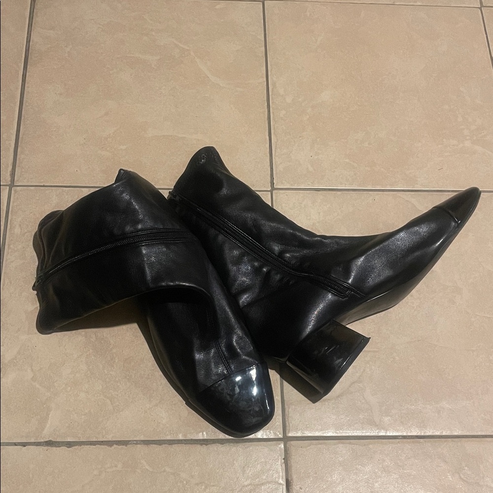 Steve Madden womensBlack Leather and patent leather Ankle Boots Sz 11